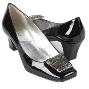Tahari Black Mary-Jane square toe heels black 7